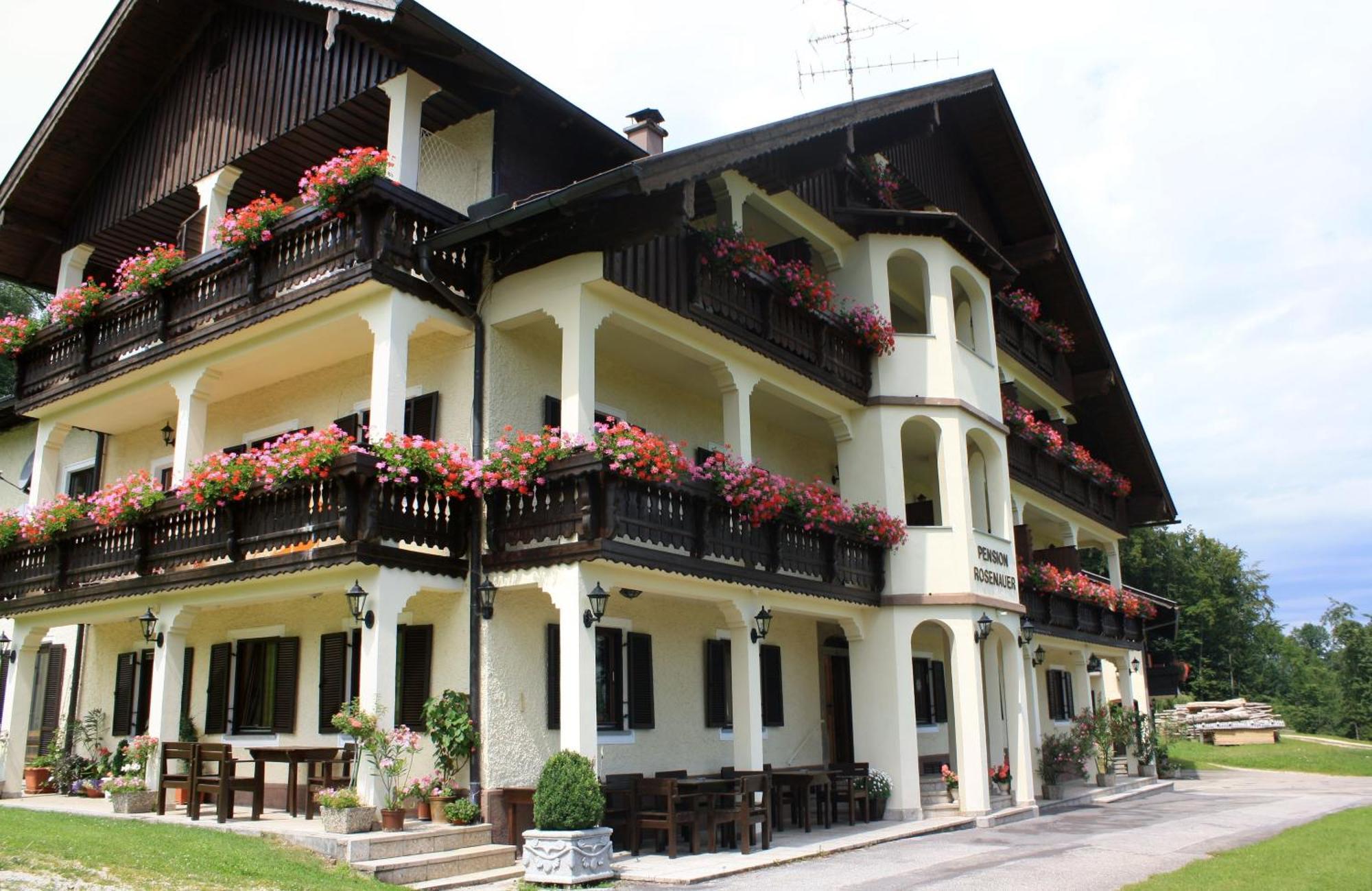 Haus Rosenauer Zimmer & Ferienwohnungen Nussdorf am Attersee Eksteriør billede