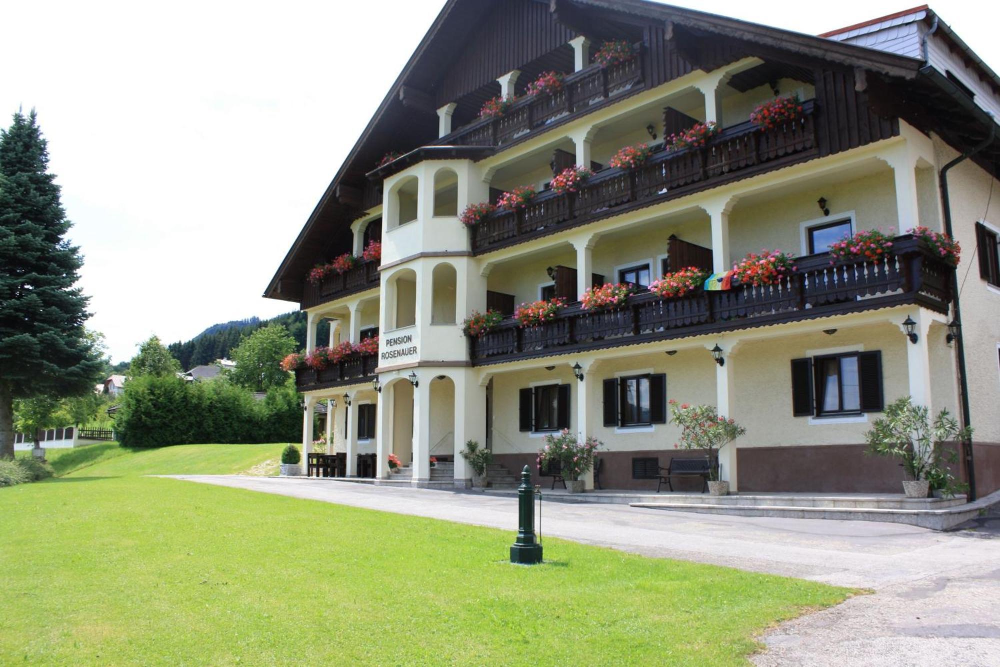 Haus Rosenauer Zimmer & Ferienwohnungen Nussdorf am Attersee Eksteriør billede